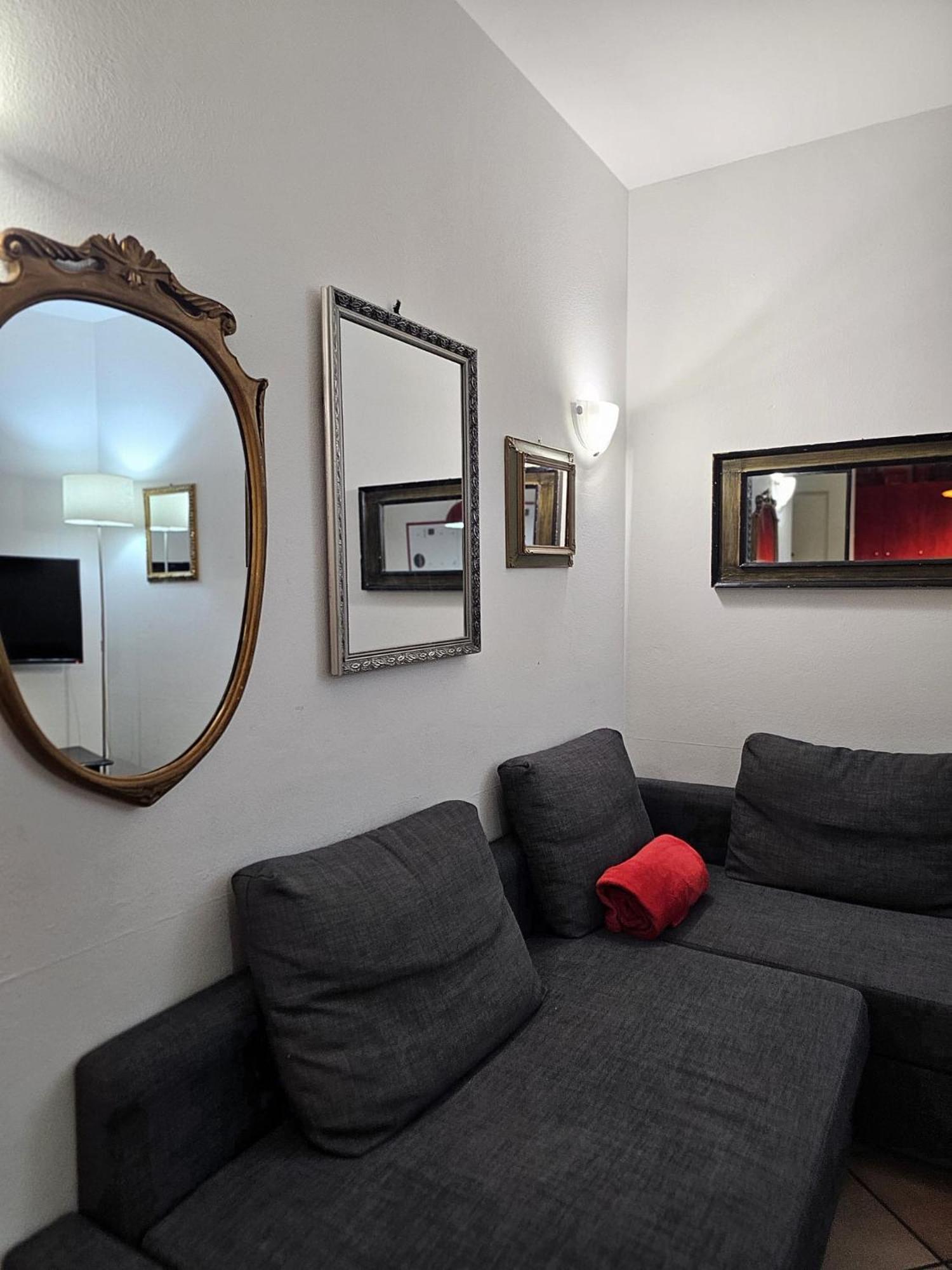 Bohemien Pop Casa Vacanze Aparthotel Bolonia Exterior foto